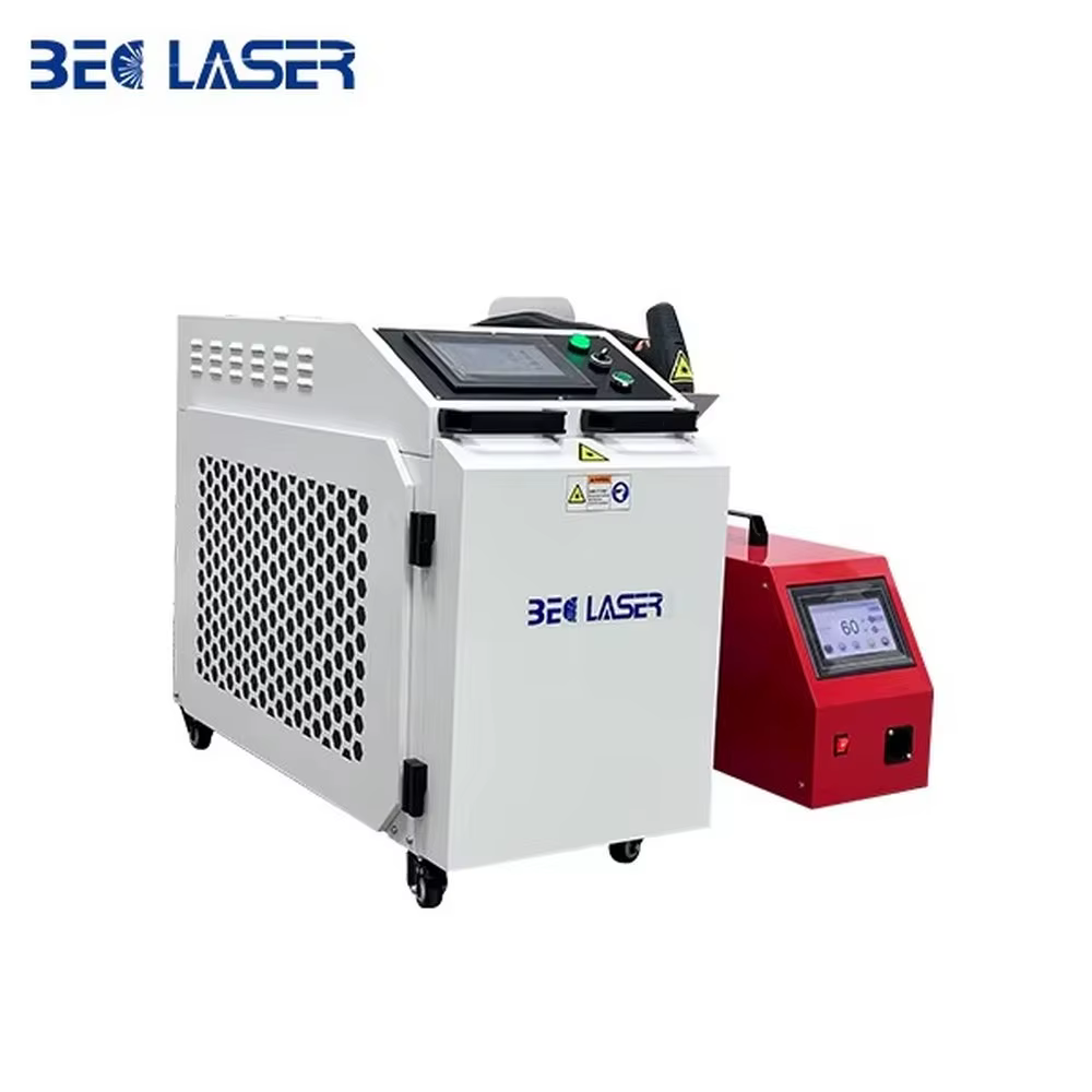 Machine de soudage au laser portative industrielle 3 en 1 de 1500 W à 3000 W pour la découpe des métaux et le nettoyage de la rouille