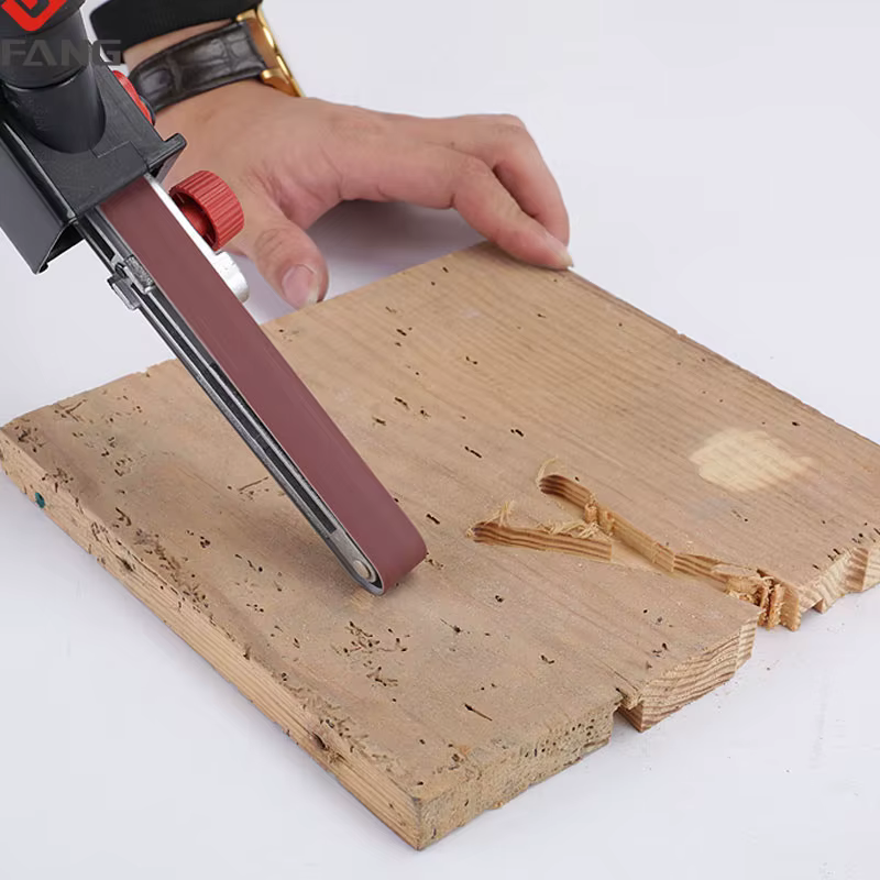 Tête d'adaptateur de bande abrasive pour ponceuse