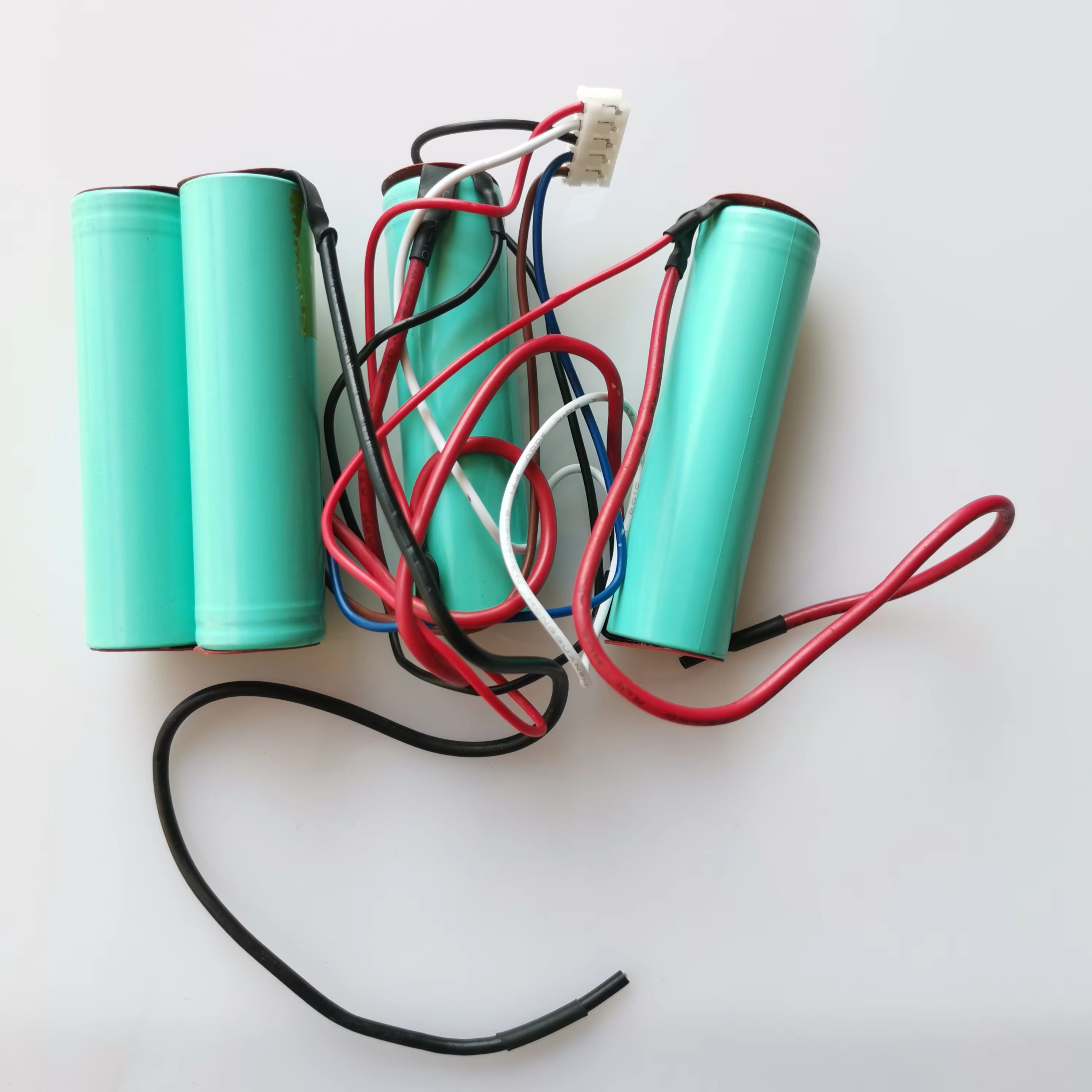Nouveau Batterie Li-ion 14.4V 3400mAh/2800mAh pour Electrolux ERG105 900273772 Aspirateur robot NV144L15BC avec prise