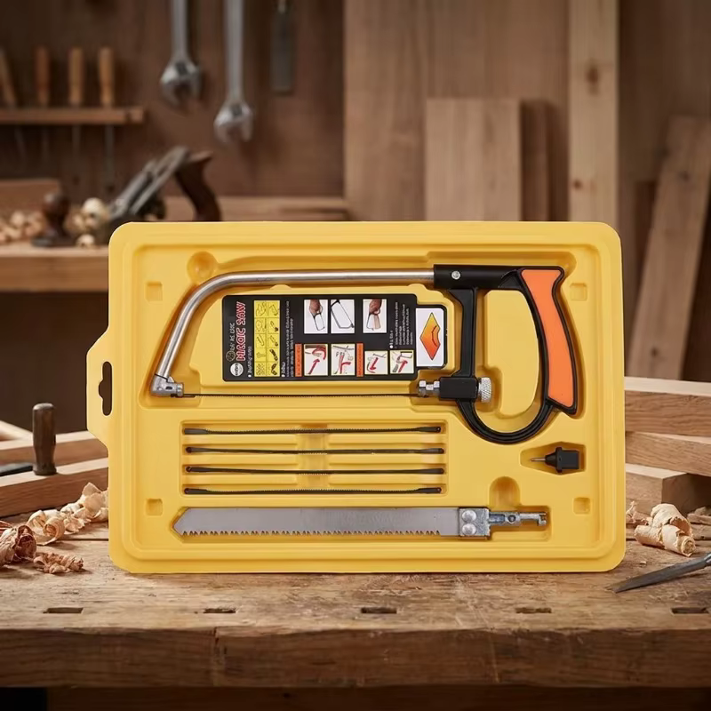 Scie à main multifonction 8-en-1 en acier pour le bricolage