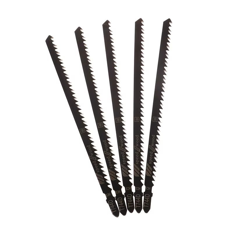 Scie sauteuse longue T744D