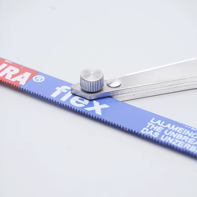 Mini scie à main épaissie pour le travail du bois