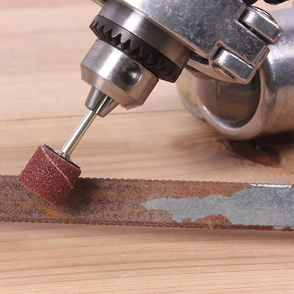Grain de kit de batterie de ponçage # 80 # 120 manchons Dremel avec mandrin
