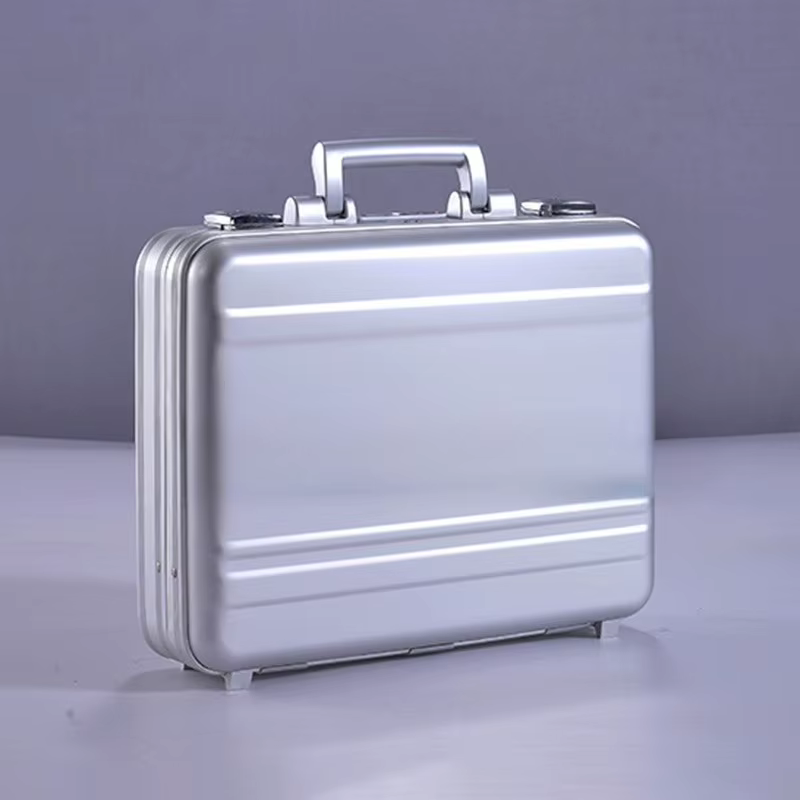 Boîte à outils complète multifonctionnelle en aluminium