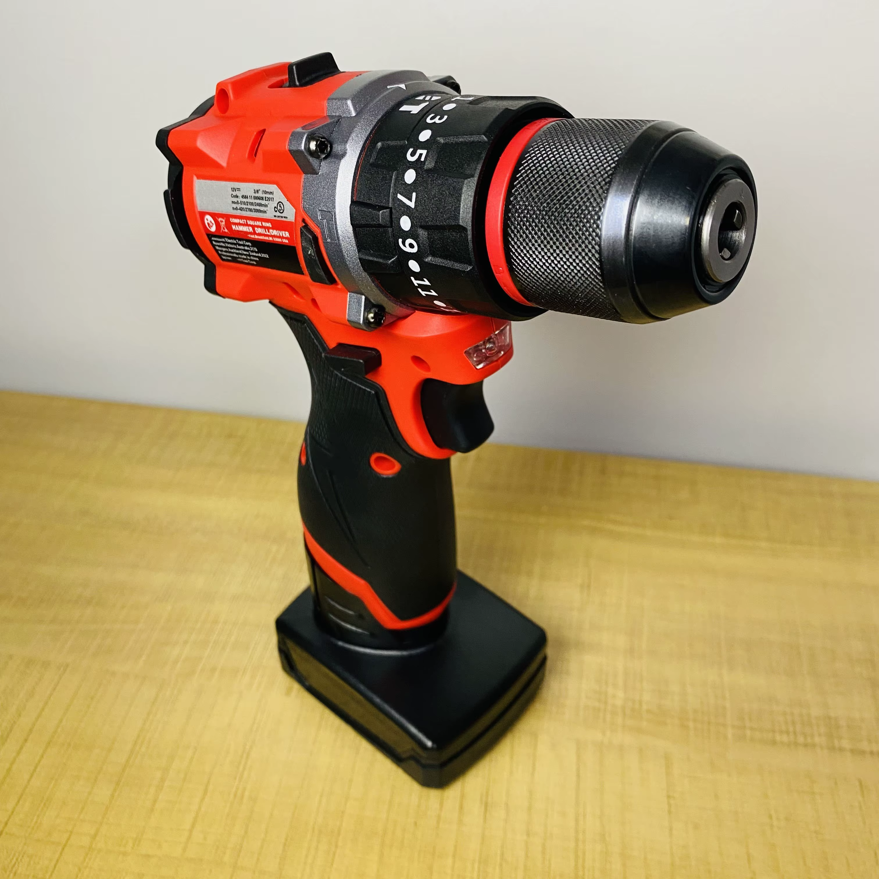 Perceuse à percussion compacte 10 mm sans balais