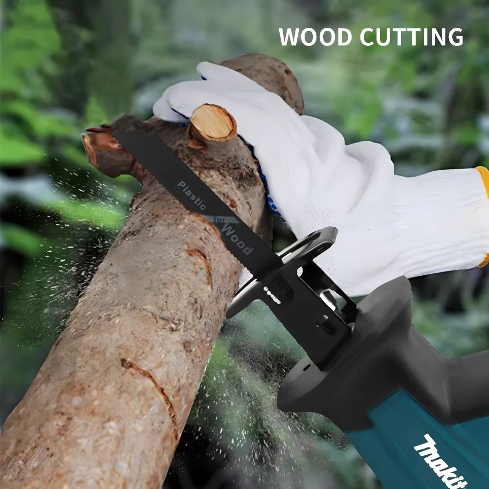 Scie sauteuse électrique Makita DJR189 18V pour couper le bois