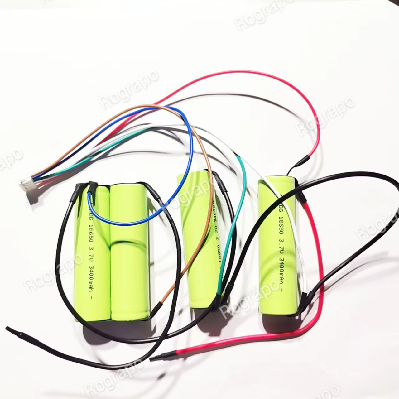 Nouveau Batterie Li-ion 14.4V 3400mAh/2800mAh pour Electrolux ERG105 900273772 Aspirateur robot NV144L15BC avec prise