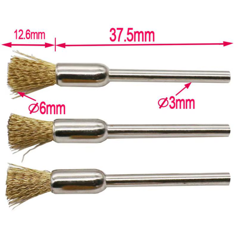 Brosse en laiton avec roues métalliques en acier