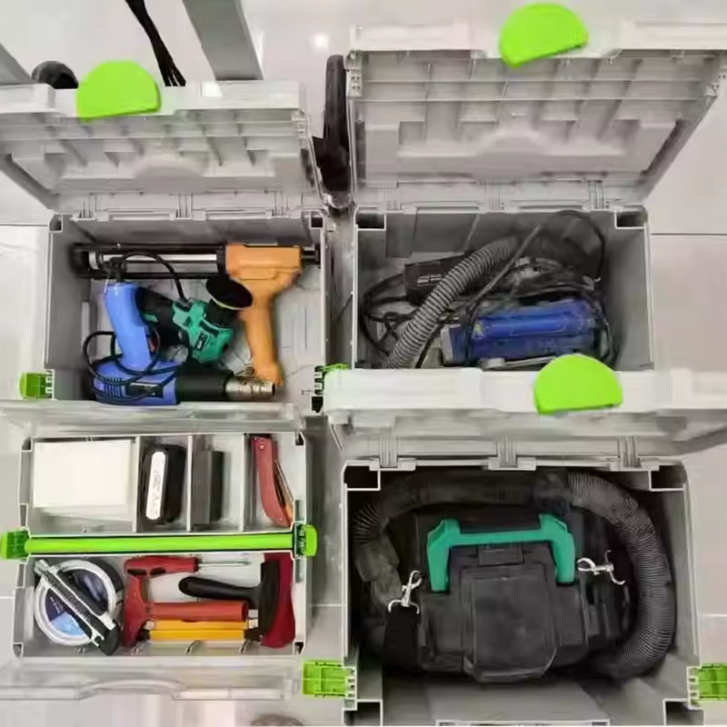 Boîte à outils empilée