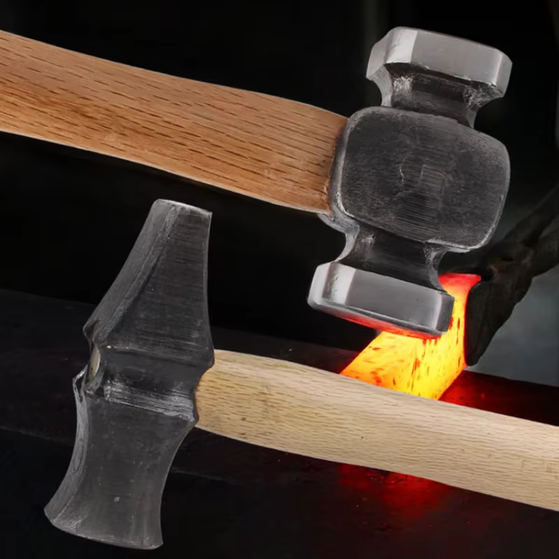 Marteau en fer, forgeage de forgeron