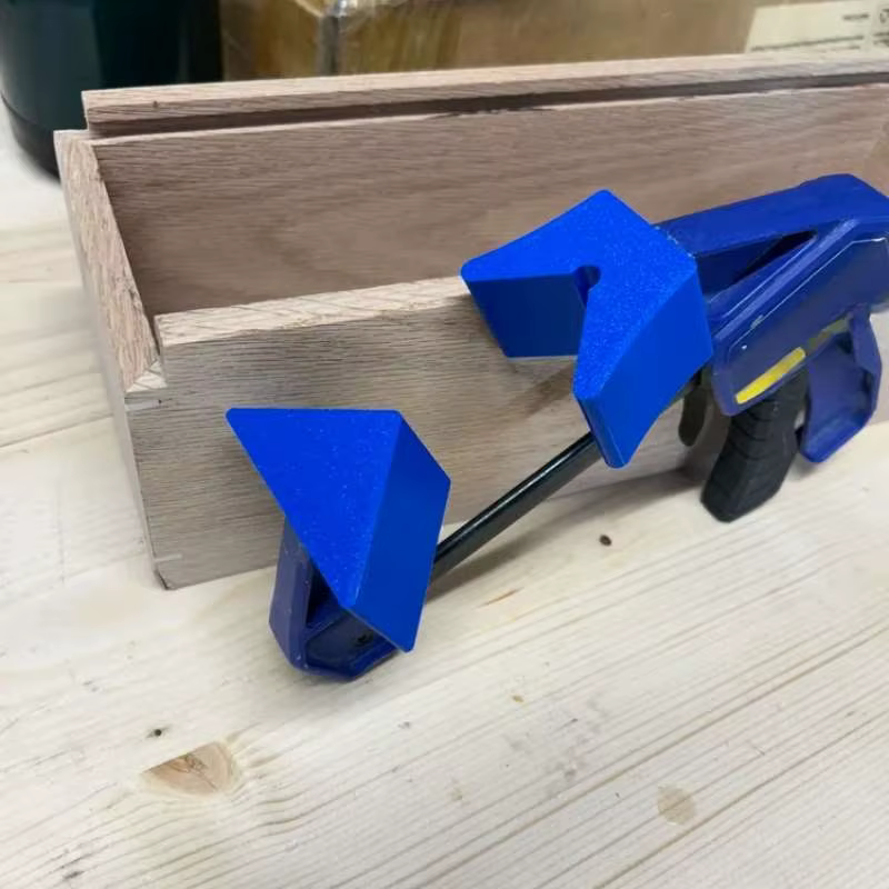 Pince d'angle rapide pour le travail du bois