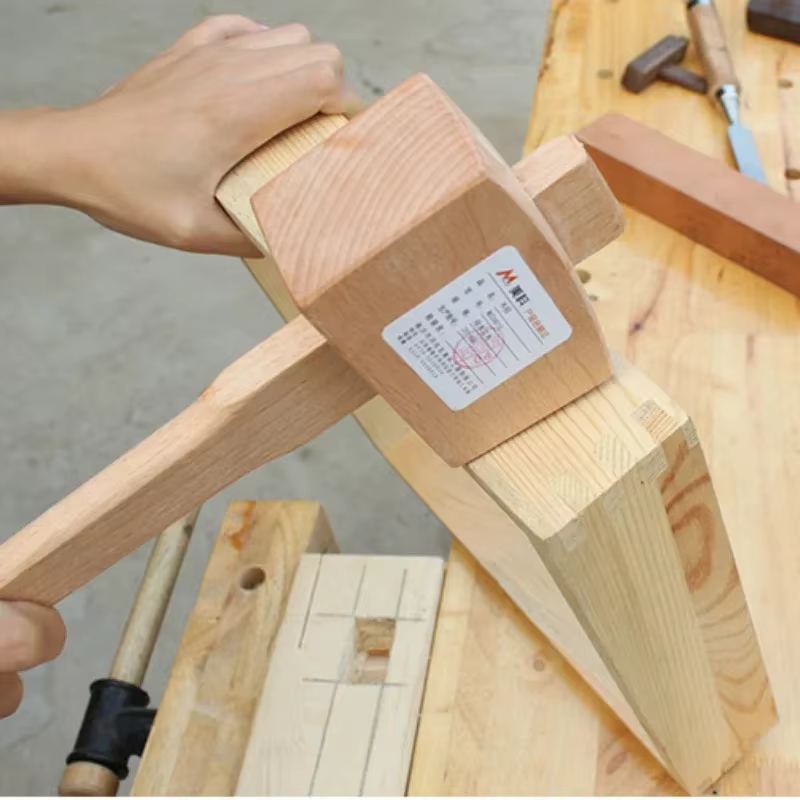 Marteau de Charpentier Professionnel en Bois Massif