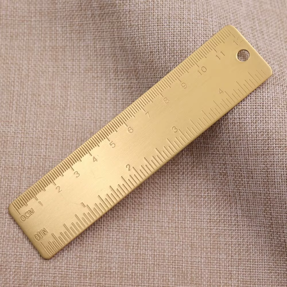 Règle droite multifonction en laiton 12/15 cm