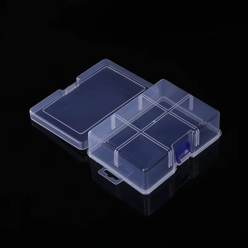 Boîte en plastique transparente