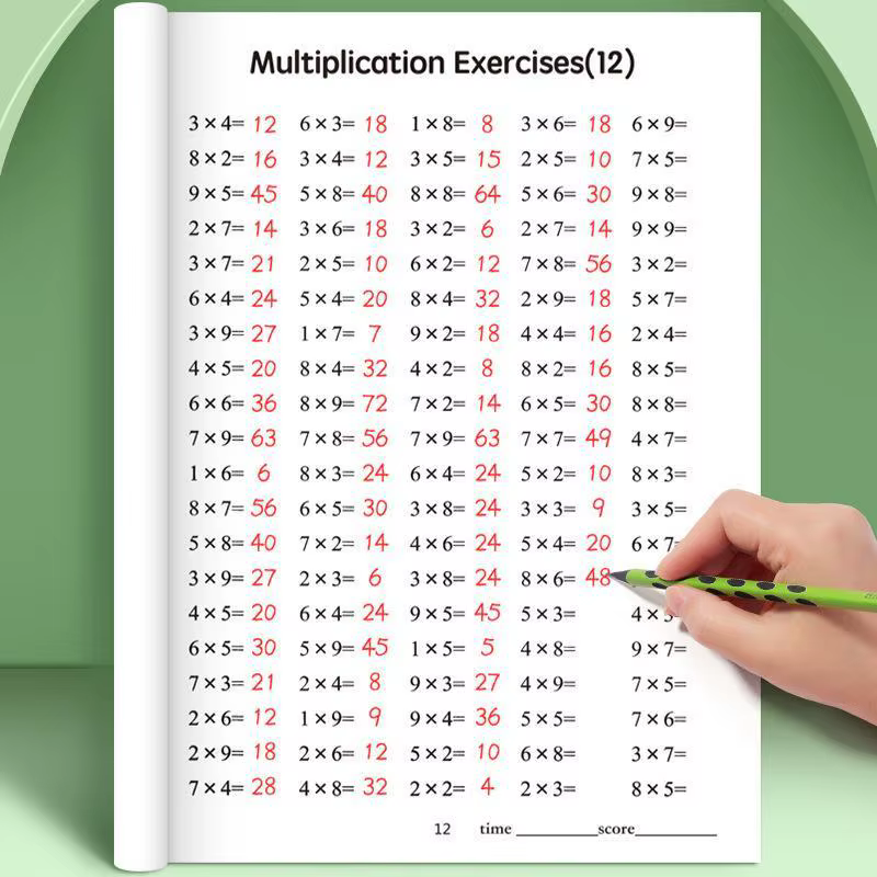 Cahier d'exercices de mathématiques sur la multiplication et la division pour enfants, pour améliorer les compétences de calcul et développer la pensée logique