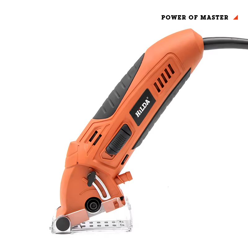 Scie circulaire Comapct 650W 4100 tr/min avec 3 lames