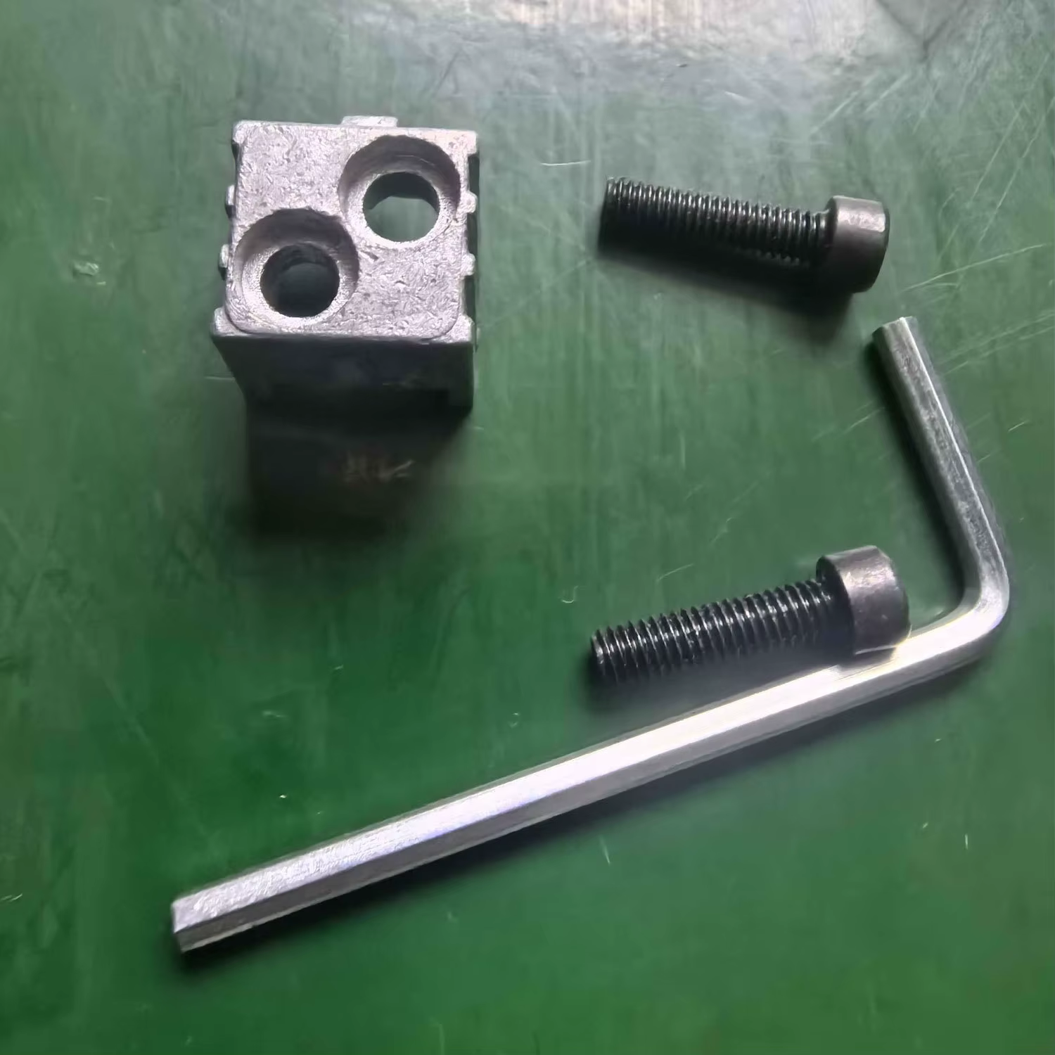 Support de serrage de lame pour scies sauteuses