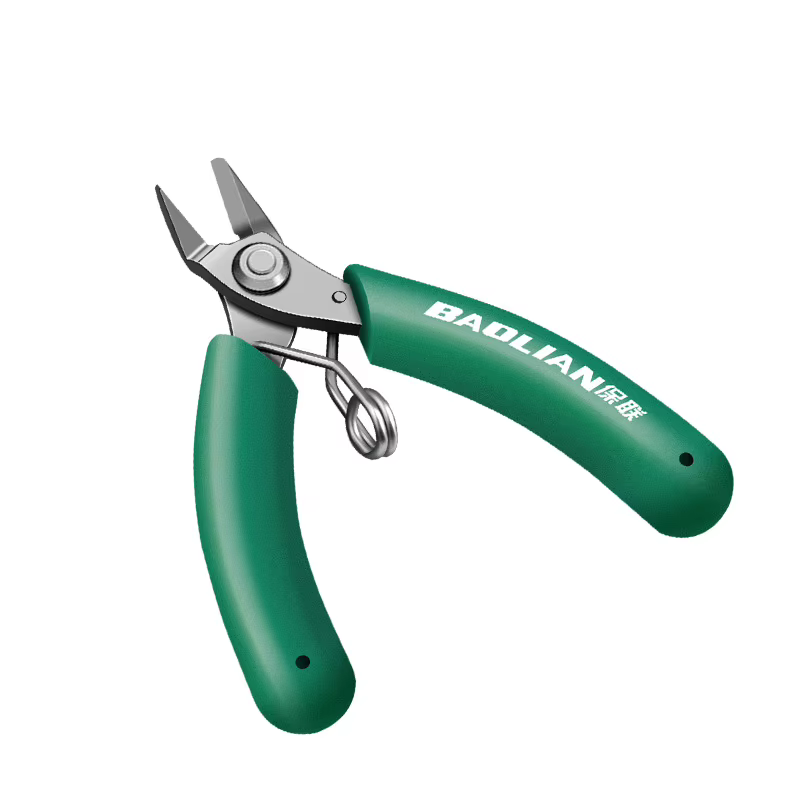 Pince multifonction universelle