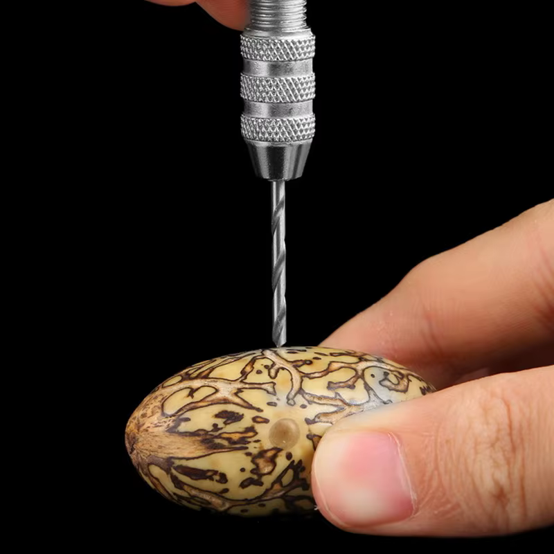 Mini perceuse manuelle portative