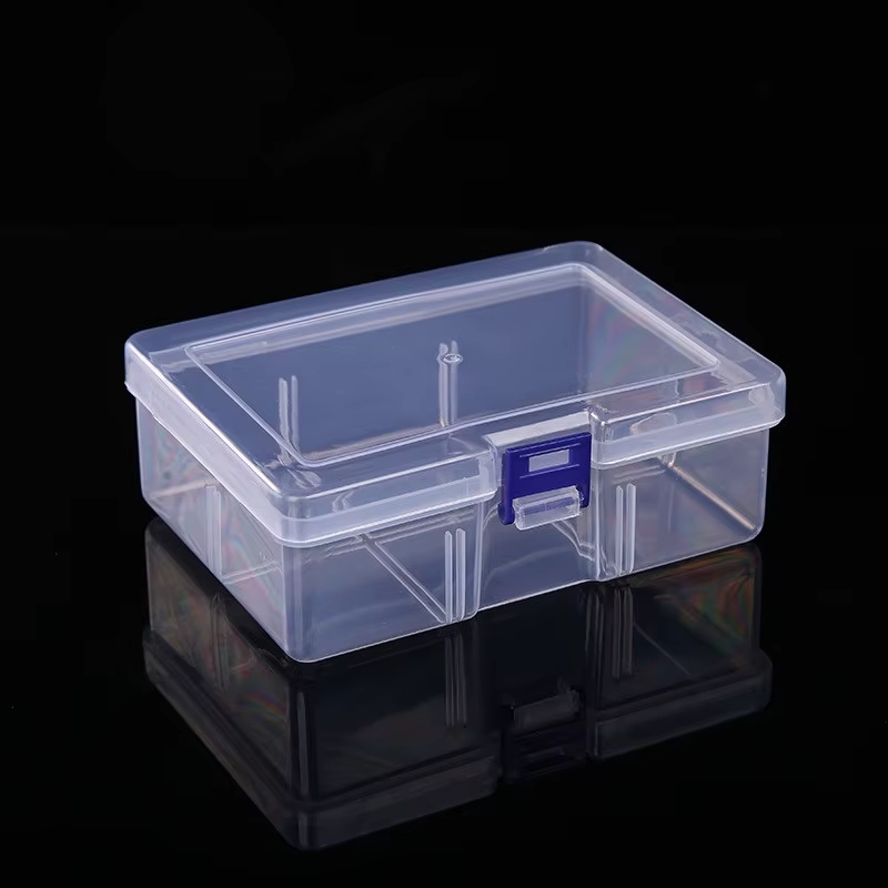 Boîte en plastique transparente