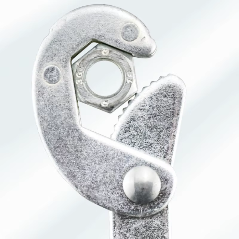 Clé multifonctionnelle réglable pour boulons cannelés