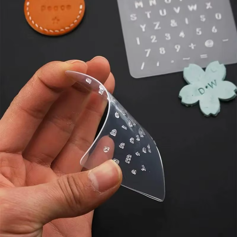 Outil d'impression et de marquage du cuir, poinçon de lettrage pour cuir, outil d'impression pour articles en cuir translucides, moule en cuivre à caractères mobiles
